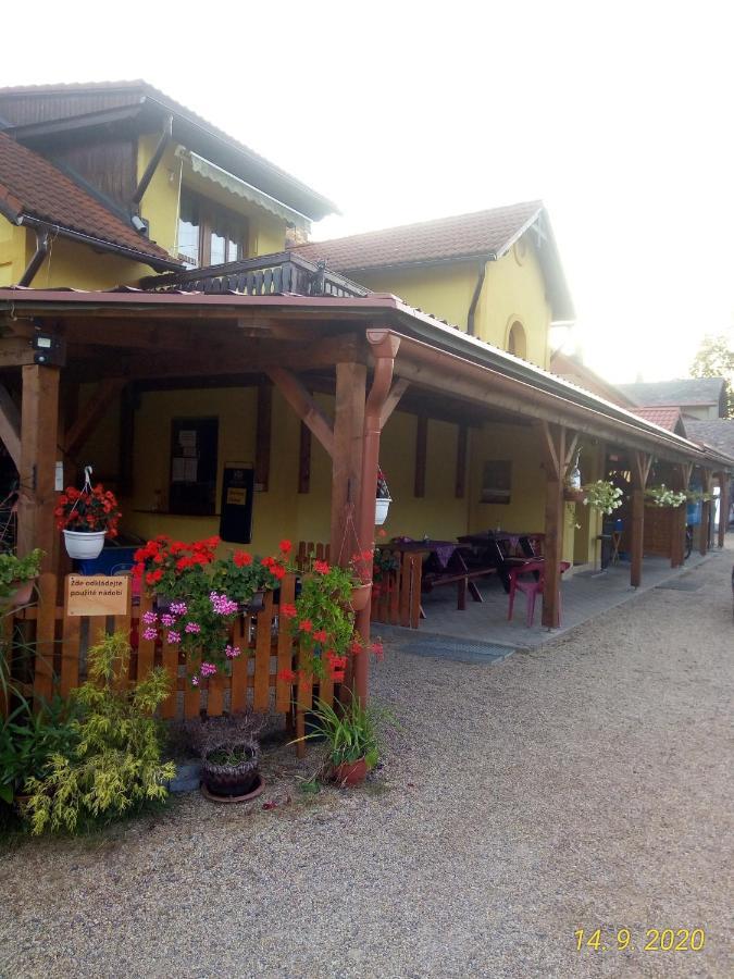 Guest House Vila Frydstejn Exterior photo